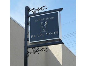 PEARL MOON